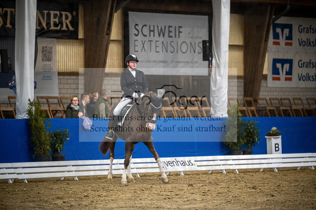 DOS_0586 | Entdecke hochwertige Reitturnierfotos von Foto Oger. Professionell, emotional und authentisch – jetzt Lieblingsmomente im Shop bestellen.Deutschlandweite Turnierfotografie. - Realisiert mit Pictrs.com