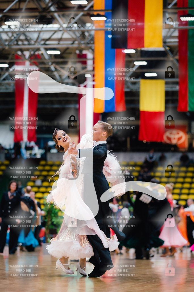 Hessen Tanzt WDSF Open Junior II Standard 5th (217) Vitalii Karnaukhov _ Elizaveta Beloedova (TC Rot-Weiß Leipzig)-2025-05-17-7867 | Webshop for digital downloads and prints of dance sport, event & show photographer Julian Link - Realisiert mit Pictrs.com