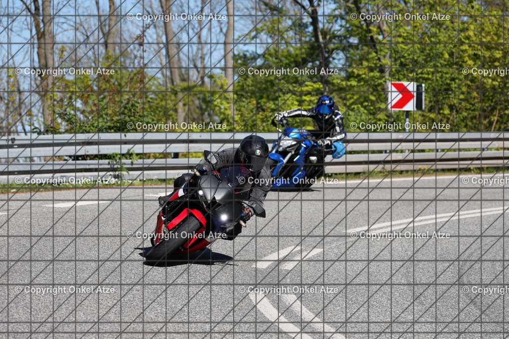 IMG_8846 | Fotograf am Kyffhäuser. Onkel Atze. Kyffhäuser Rennstrecke. Café36. Motorsportfotografie. - Realisiert mit Pictrs.com