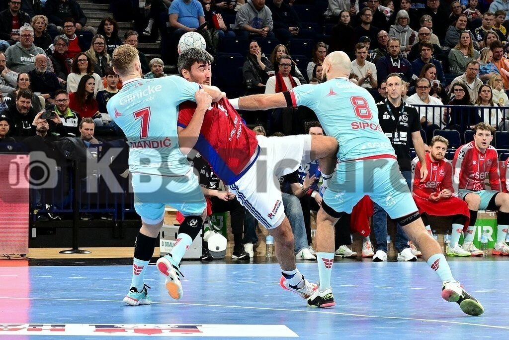 KBS Picture_HSVH-Melsungen_023 | v.l. Mandic David (MT Melsungen) , Lassen Arenth Jacob (HSV Hamburg) , Sipos Adrian (MT Melsungen) ,Sportarena :  Barclays Arena Ham, burg, - Realisiert mit Pictrs.com