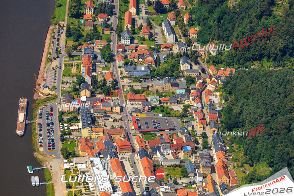 Die Luftaufnahme der Stadt Bad Schandau wurde vom UL-Flugzeug heraus erstellt ( keine Drohne )- hohe Auflösung für beste Qualität
