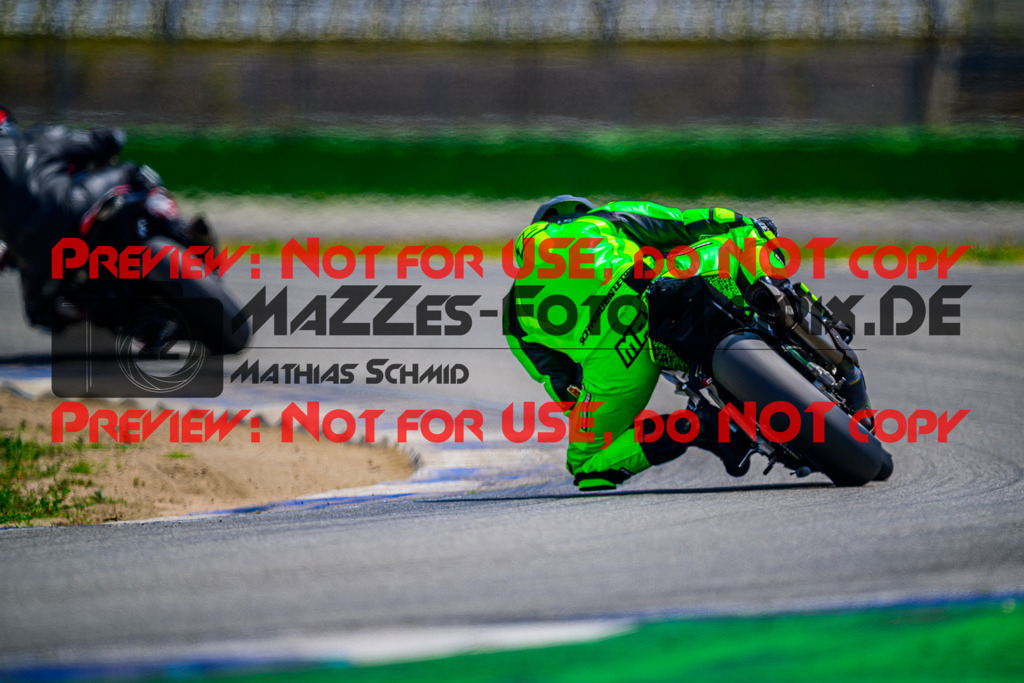 MaZZes_Fotomatrix_20250628_6007705_5585-2 | WEISS