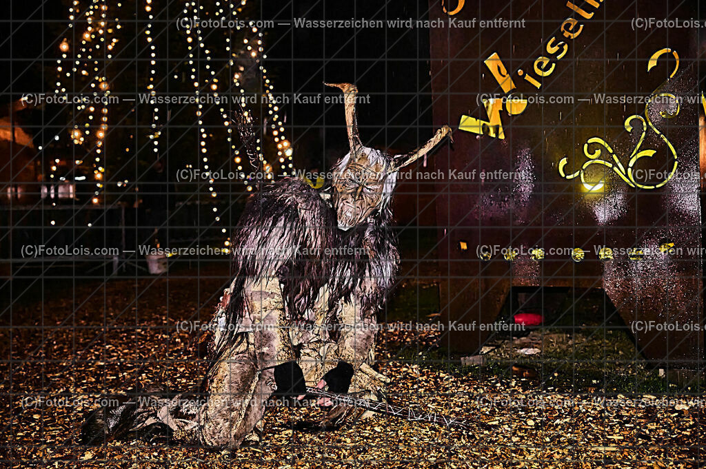 ALP7280_Wieselburger Advent_Zwieslteifln | (C)FotoLois.com, Alois Spandl. 25igster WIESELBURGER ADVENT, Perchtenlauf der 'Zwieslteifln', Fr 22. Dez. 2023.