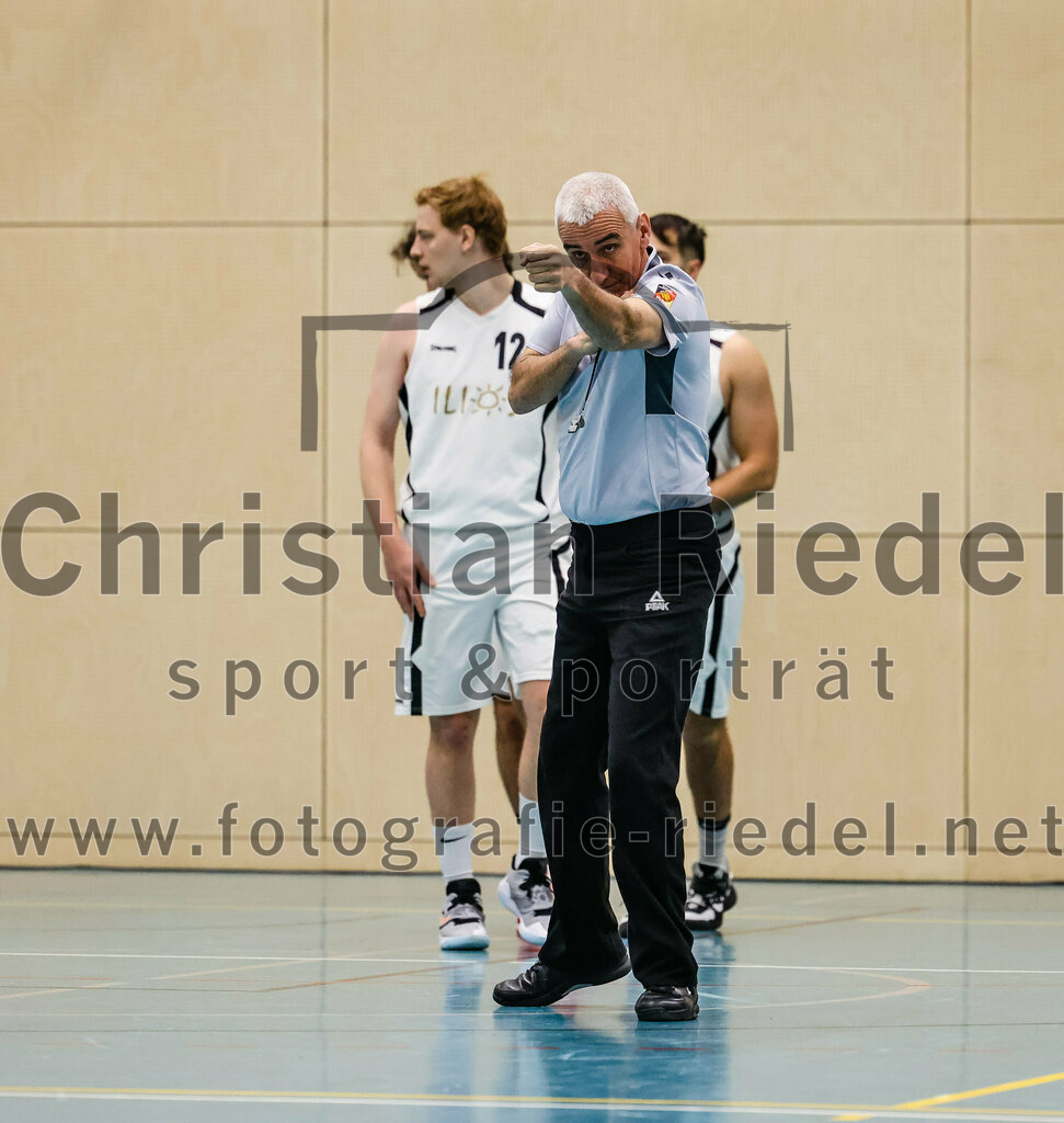 2022-12-03_044_TSV_Vaterstetten_gegen_TG_Landshut | Vaterstetten, Deutschland, 03.12.2022:
Basketball, Bayernliga Herren Südost 2022 / 2023, 7. Spieltag, TSV Vaterstetten gegen TG Landshut, Endergebnis: 71:78

Foto: Christian Riedel / fotografie-riedel.net
