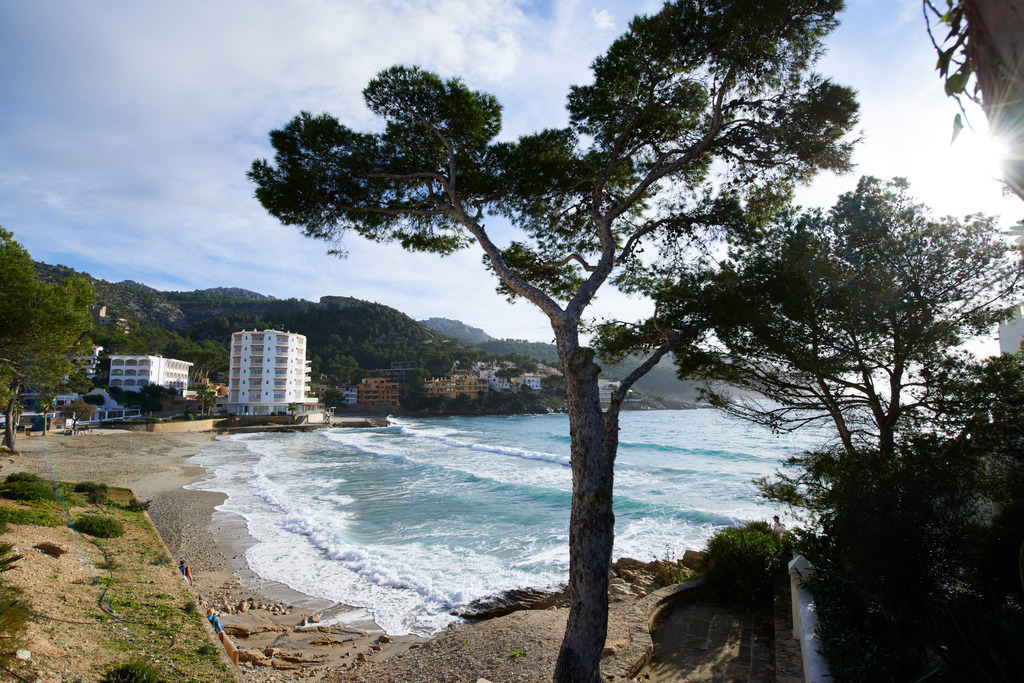 Blick auf die Kueste von Sant Elm | Sant Elm , Spanien - December 28, 2013: Blick auf die Kueste von Sant Elm. - Realisiert mit Pictrs.com