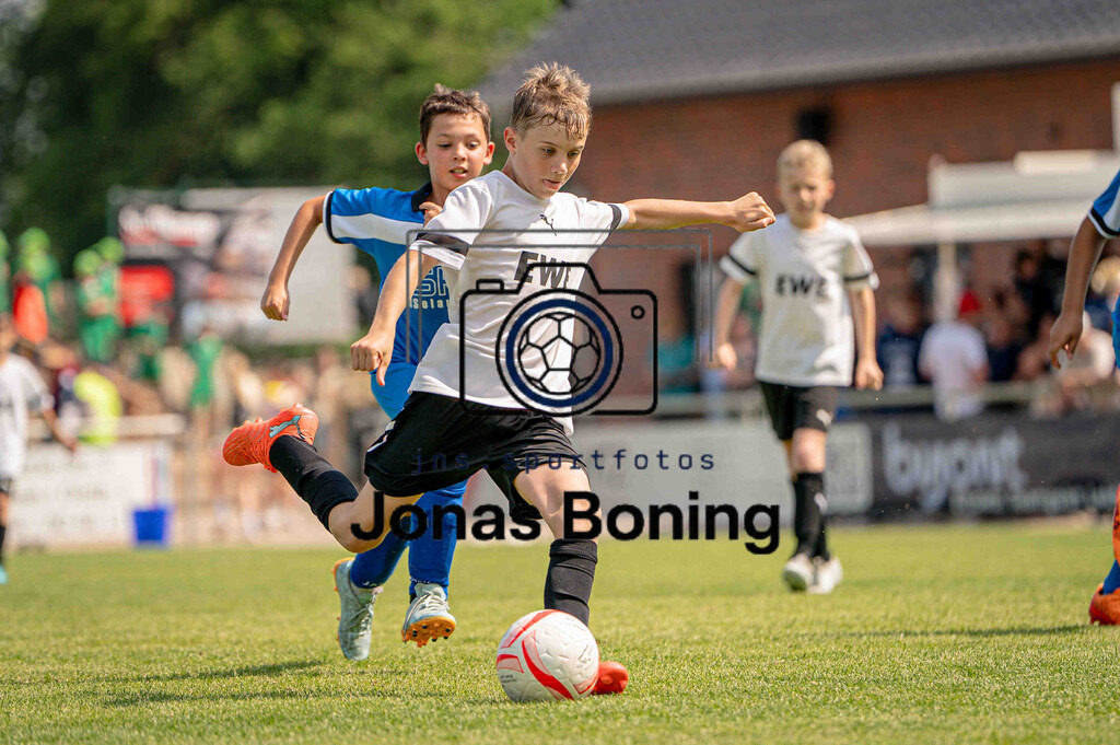 Fußball I E-Junioren I Saison 2025-2026 I OM-Cup Lüsche I Samstag  I 22485 | jns.sportfotos - Realisiert mit Pictrs.com