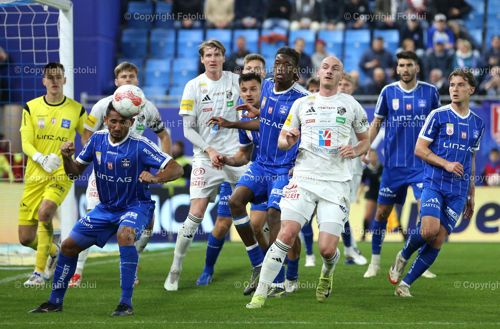 A_LUI_120425_18 | SPORT,FUSSBALL ADMIRAL BUNDESLIGA BLAU WEISSLINZ -RZ PELLETS WAC IM BILD: RONIVALDAO (BLAU WEISS) UND  NICOLAS WIMMER (WAC) FOTO:  FOTOLUI/MW