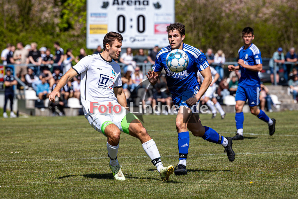 SG Hungerbach vs SV Eurasburg-Beuerberg | Meisterrunde Kreisklasse Gruppe C, SG Hungerbach vs SV Eurasburg-Beuerberg, 20240427,
Duell zwischen Simon STRASSER (SGH 11) und Fabian KREUZIG (SVEB 2),
2024-04-27 in Oberhasuen (Sportplatz Oberhasuen)
2 Fabian KREUZIG (SVEB 2), 11 Simon STRASSER (SGH 11)
Copyright: WolfgangxLindner www.foto-lindner.de