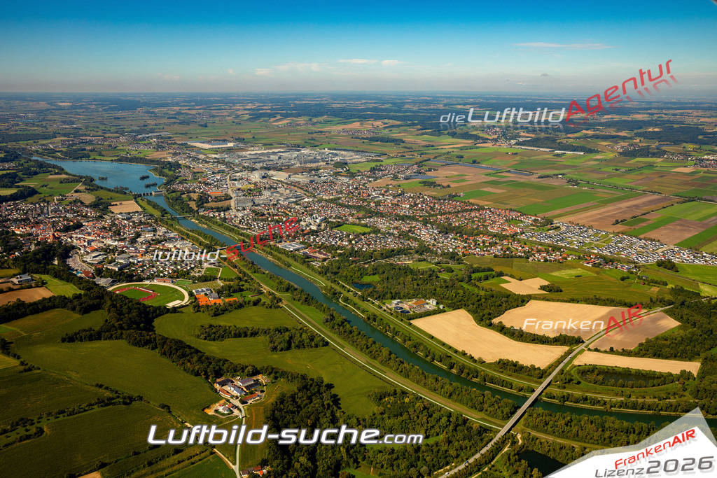 Das Luftbild zeigt :  Dingolfing - Die Luftaufnahme wurde 2023 vom UL-Flugzeug aus erstellt ( keine Drohne ) - Hochauflösende Luftaufnahme - Für grossformatige Ausdrucke geeignet. Die Geschenkidee !Mit Lizenz und Bildrechte bestellbar