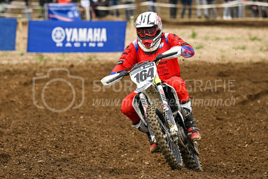 Motocross Schlatt bei Winterthur - 30. April 2023 | #164 Bill Rolf aus Zug (CH) auf Husqvarna in der Kategorie Senioren am Motocross Schlatt bei Winterthur, 30. April 2023. 
Instagram: @mx_schlatt | @mc_wila | @sam_schweiz
Bild: Sportfotografie Markus Aeschimann | www.markus-aeschimann.ch - Realisiert mit Pictrs.com