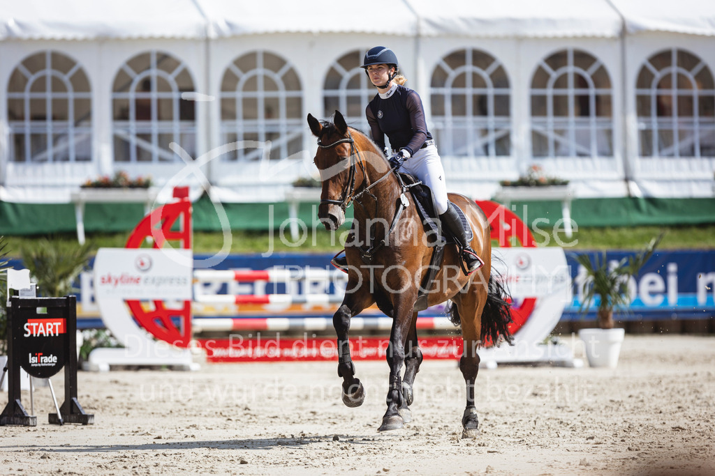 240711_BHO_L-Stil-2-556 | Deine schönsten Turniermomente als professionelle Fotos! Entdecke hochwertige Pferdesport-Fotografie im Online-Shop. Jetzt Fotos finden & bestellen!