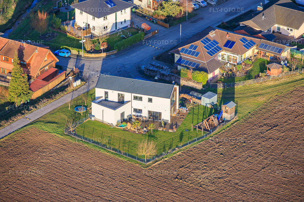 Luftbild: Villa am Altsheimer Weg in Ottersheim bei Landau im Bundesland Rheinland-Pfalz in Deutschland. Foto: IMG_152935.jpg vom 07.02.2026 durch Werner Riehm/FLY-FOTO.de