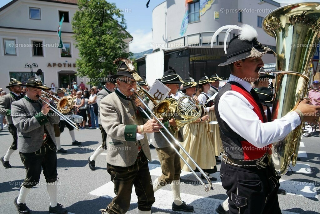 27e-BICHLBACH-Bundesmusikfest-2023-Juni16-Reutte-DSC06724 | Info aus dem Bezirk Reutte/Ausserfern Tirol sowie eine umfangreiche Bilddatenbank über die gesamte Region: Lechtal, Talkessel Reutte, Tannheimertal, Zwischentoren. Lech, Plansee, Zugspitze, Grenztunnel, B179, Fernpassstraße, Verkehr, Lawinen, Tradition, - Realisiert mit Pictrs.com