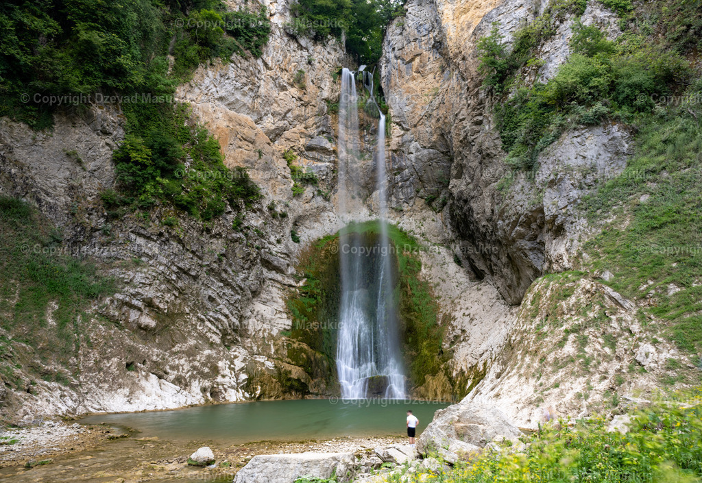 Vodopad Blihe - Bosnien - Herzegowina | Ich fotografiere Landschaften, Produkte und erstelle für Sie Firmenportraits. Engagieren Sie mich für den nächsten Projekt. - Realisiert mit Pictrs.com