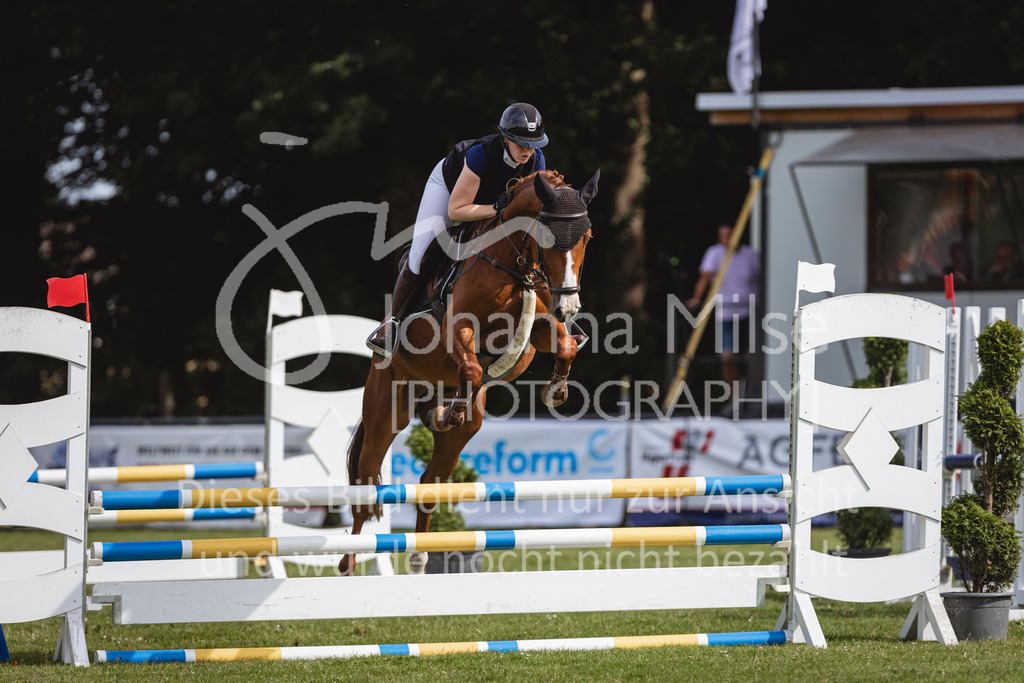 240719_LC_SprPf-A1-113 | Deine schönsten Turniermomente als professionelle Fotos! Entdecke hochwertige Pferdesport-Fotografie im Online-Shop. Jetzt Fotos finden & bestellen!