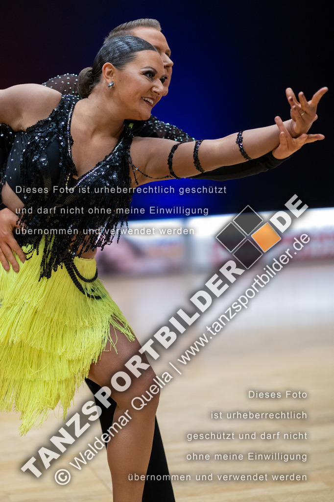 20230114-00914 | Hier finden Sie Tanz Bilder vom Latein und Standard Formationen tanzen. Sportbilder vom Tanzsport. Schöne Fotos und von Weltmeisterschaft, Europameisterschaft, Bundesliga, Regionalliga, Oberliga und Landesliga sowie von GOC Stuttgart, DanceComp, WM Bremen