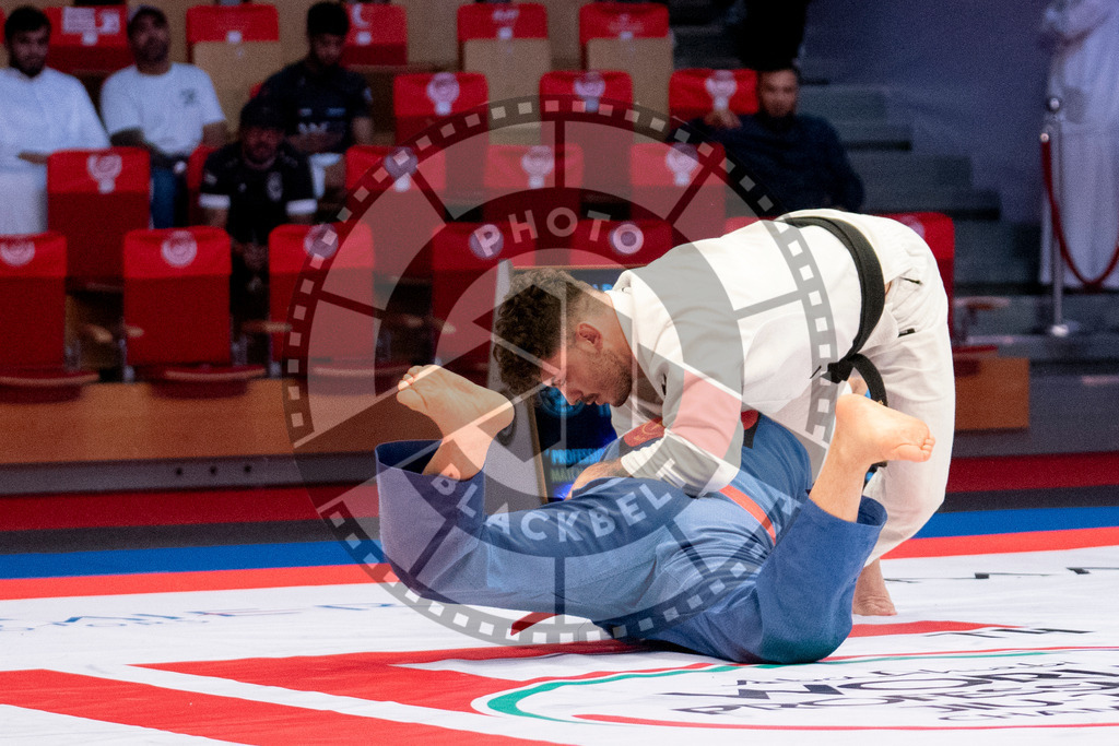 20231108PBB1966 | Fighters compete during the AJP World Professional Championship in the Mubadala Arena in Abu Dhabi, Arab United Emirates, on November 8, 2023.