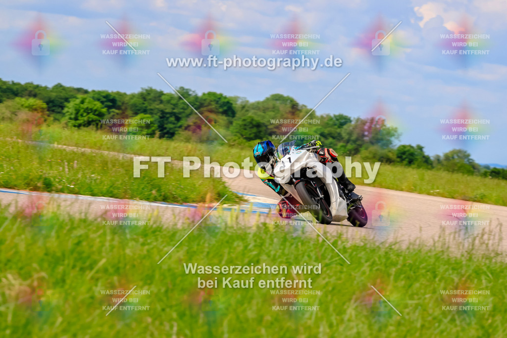 MotoTeam-0999 | Hier findet Ihr Bilder von Touristenfahrten auf der Nürburgring Nordschleife oder von anderen Veranstaltungen die ich besucht habe. Viel Spass beim Durch Schauen 