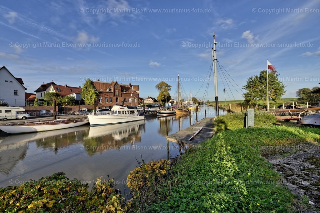 Freiburger Hafen_ELS_4795 | Freiburg an der Elbe - Aufnahmedatum: 25.10.2015, Aufnahmehöhe:  m, Koordinaten:  - , Bildgröße: 7359 x  4912 Pixel - Copyright 2015 by Martin Elsen, Kontakt: Tel.: +49 157 74581206, E-Mail: info@schoenes-foto.deSchlagwörter:Hafen,Schiffe, Foto - Realisiert mit Pictrs.com