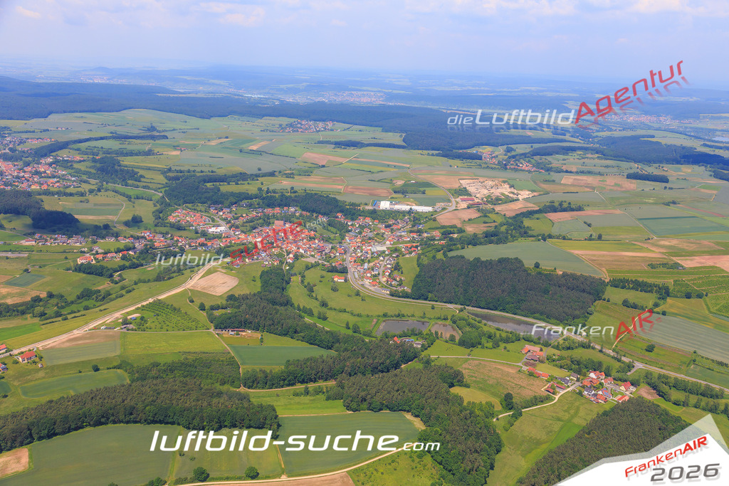 Luftbild von Kirchaich Oberaurach - Luftaufnahme wurde 2016 von https://frankenair.de mittels Flugzeug (keine Drohne) erstellt - die Geschenkidee