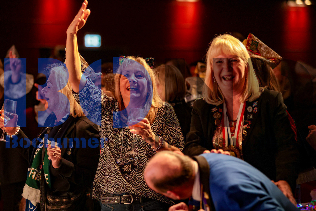 SES_GROBOKA20250208-106 | bond - Realisiert mit Pictrs.com