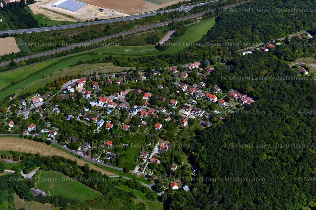 3650183 | Gerbrunn 31.08.2016 Wohngebiet - Mischbebauung der Mehr- und Einfamilienhaussiedlung  in Frauenland im Bundesland Bayern, Deutschland // Residential area - mixed development of a multi-family housing estate and single-family housing estate  in Frauenland in the state Bavaria, Germany Foto: Gerhard Launer