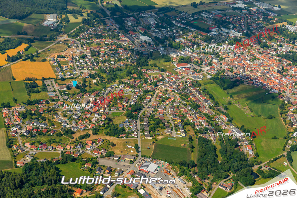 Das Luftbild zeigt :  Oberviechtach - Die Luftaufnahme wurde 2023 vom UL-Flugzeug aus erstellt ( keine Drohne ) - Hochauflösende Luftaufnahme - Für grossformatige Ausdrucke geeignet. Die Geschenkidee !Mit Lizenz und Bildrechte bestellbar