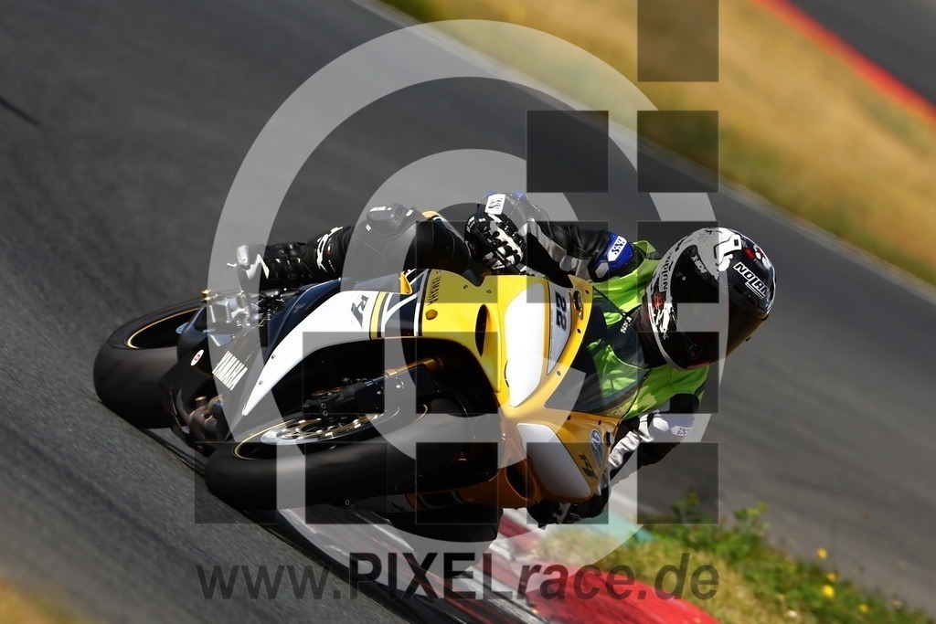 0022-20240909_02084 | Schöne Erinnerungen an spannende Momente - das festzuhalten ist unser Job. PIXELrace.de ist seit 2003 auf den Rennstrecken Europas unterwegs um die Action draußen beim Fahren und die wunderbare Stimmung imm Fahrerlager für euch einzufangen.