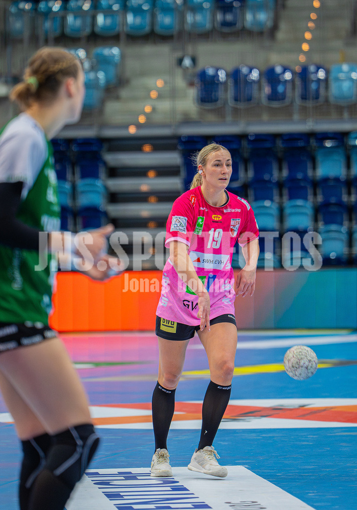 Handball I Frauen I Saison 2025-2026 I 1. HBF I 15. Spieltag I VFL Oldenburg - SV Union Halle-Neustadt 0081 | Lea Gruber (19, SV Union Halle-Neustadt) - Realisiert mit Pictrs.com