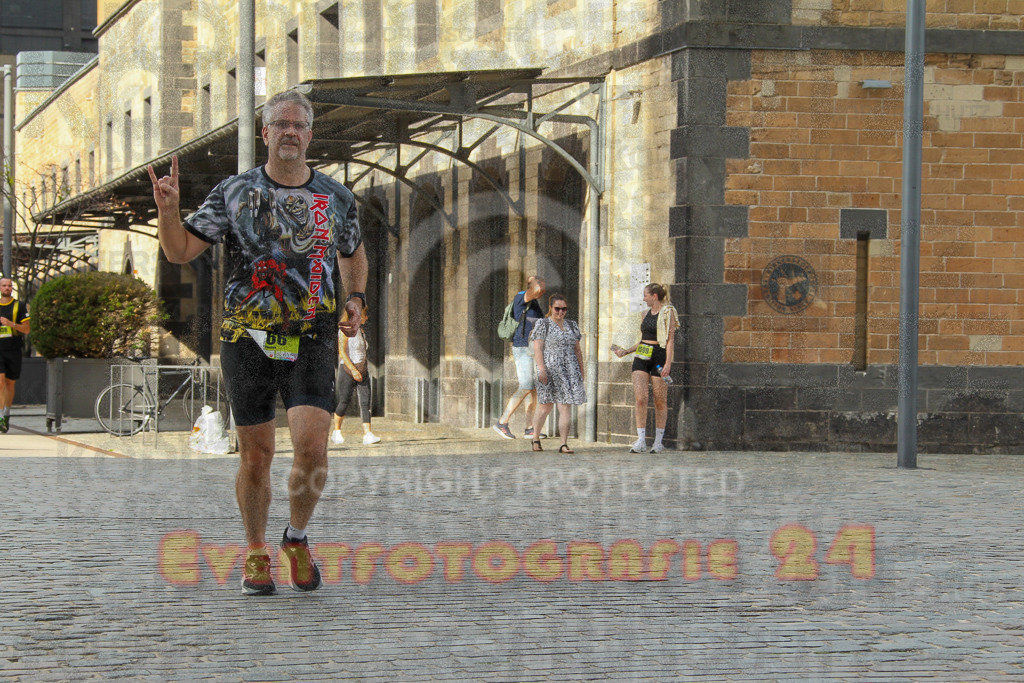 250920_1536_EV4_9287 | Sportfotografie im Rhein-Sieg Kreis, Köln, Bonn, NRW, Rheinland Pfalz, Hessen, etc. Unser Tätigkeitsfeld umfasst den Laufsport vom Volkslauf über den Marathon, Duathlon, Triathon bis zum Ultralauf wie Kölnpfad Ultra oder Schindertrail.