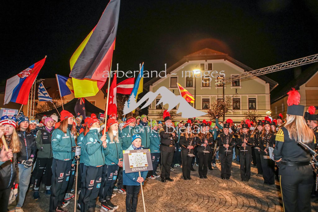 OE7A3546 | Knappschaftskapelle spielt die Bayerische und Deutsche Nat.Hymne