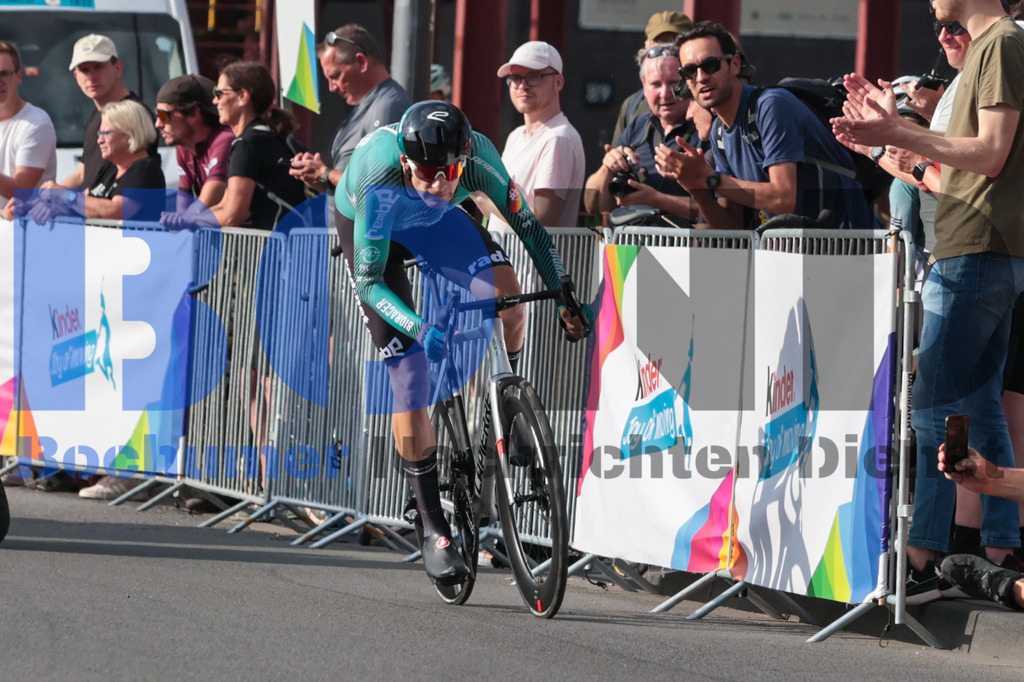 SES_DEUTOU20250820-127 | bond - Realisiert mit Pictrs.com