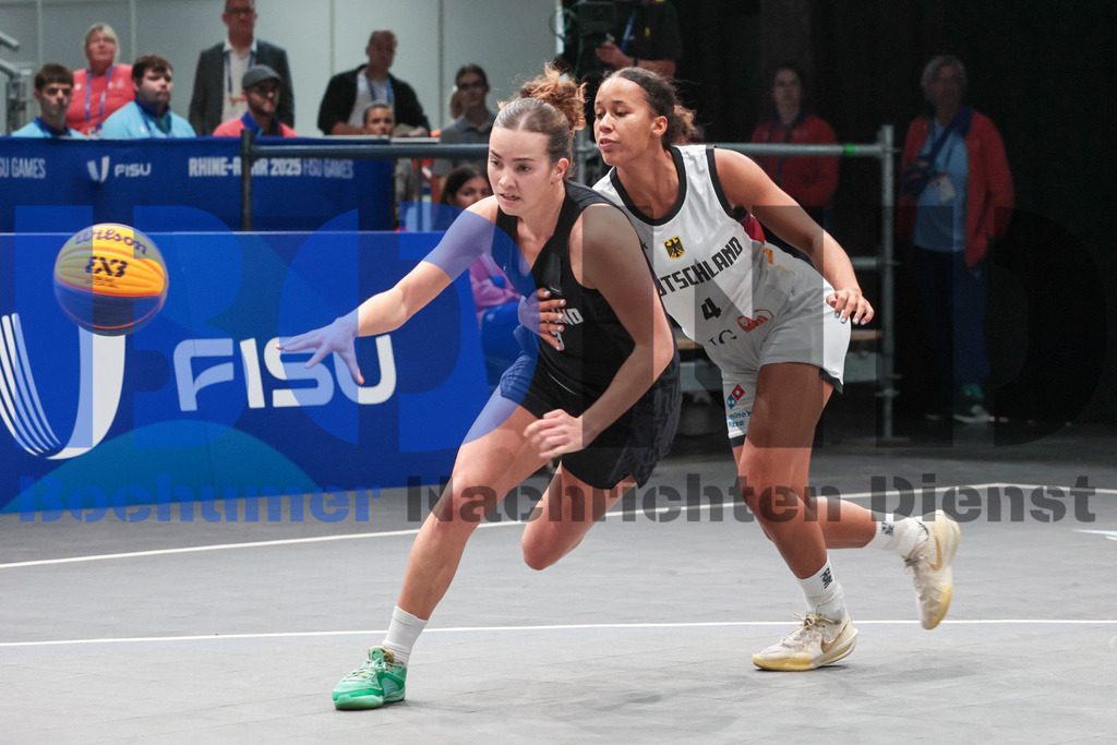 SES_TTG3X320250717-6 | bond - Realisiert mit Pictrs.com