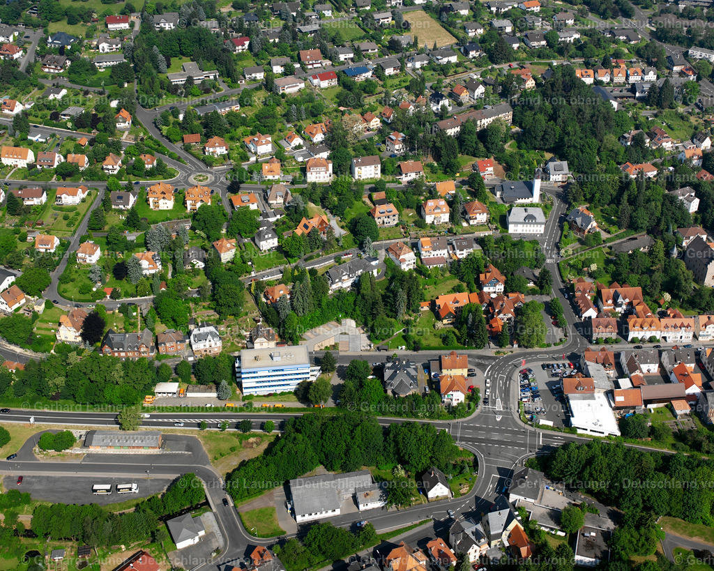 2615886 | SCHOTTEN 09.06.2006 Wohngebiet einer Einfamilienhaus- Siedlung  in Schotten im Bundesland Hessen, Deutschland // Single-family residential area of settlement  in Schotten in the state Hesse, Germany Foto: Gerhard Launer
