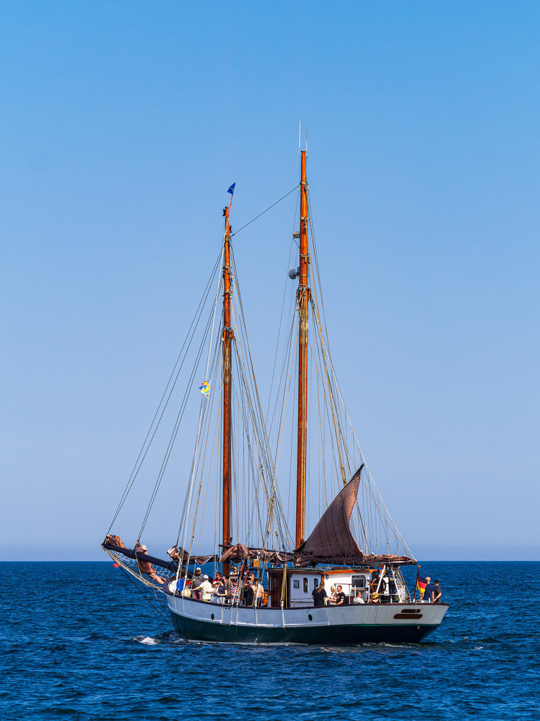Segelschiff auf der Ostsee während der Hanse Sail in Rostock | Segelschiff auf der Ostsee während der Hanse Sail in Rostock.