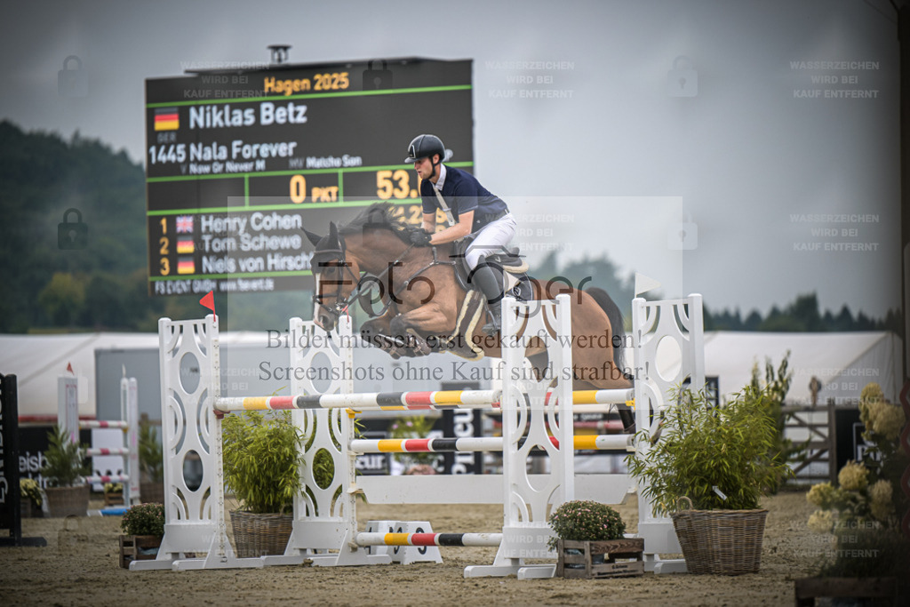 DOS_1300 | Entdecke hochwertige Reitturnierfotos von Foto Oger. Professionell, emotional und authentisch – jetzt Lieblingsmomente im Shop bestellen. - Realisiert mit Pictrs.com
