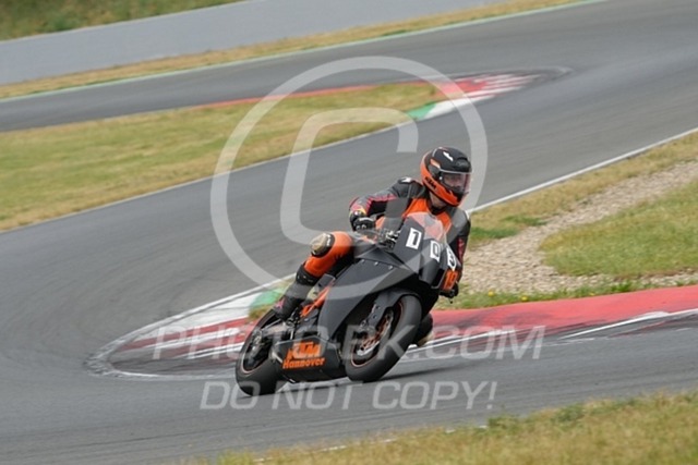 2024_05_18_PBK_34716 | Sportfotografie; SlowMotion; Video; Rennstrecke; Hafeneger; Speer; Racing; RSE; BMW; CBO; Trackday; Motorsportarena; Hockenheimring; Brno; Most; Barcelona; Valencia