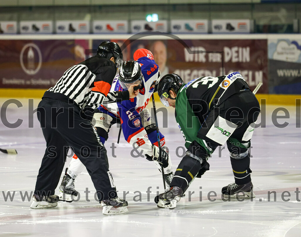 2023-01-22_128_Eishockey_TSV_Erding_gegen_ESC_Dorfen | Erding, Deutschland, 22.01.2023:
Eishockey, Bayernliga 2022 / 2023, 29. Spieltag, TSV Erding gegen ESC Dorfen, Endergebnis: 6:2

Thomas Plihal (Erding Gladiators, #39)

Foto: Christian Riedel / fotografie-riedel.net