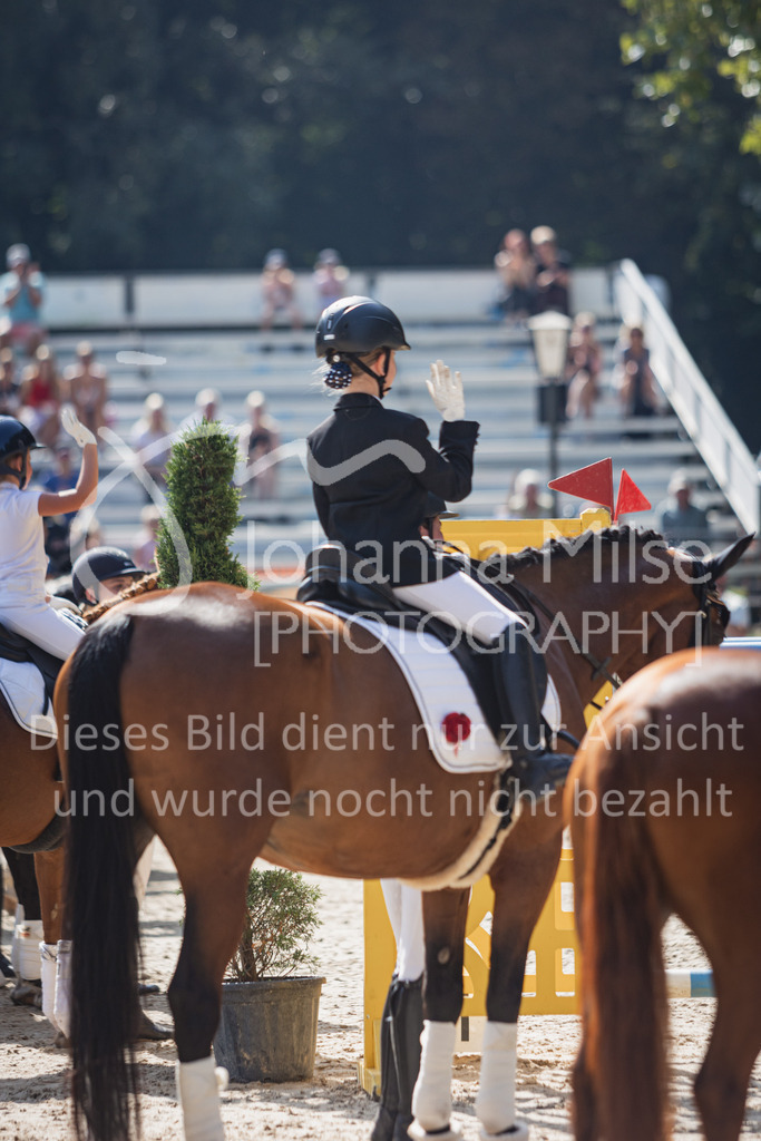 230910_OWLCh_Führzügel-173 | Deine schönsten Turniermomente als professionelle Fotos! Entdecke hochwertige Pferdesport-Fotografie im Online-Shop. Jetzt Fotos finden & bestellen!
