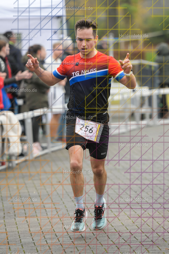 Neusser Erftlauf 2025  | 15km Neusser Erftlauf 2025 Foto: Heldenfoto.de