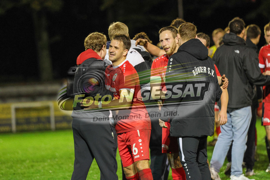 Bünder SV - VfL Mennighüffen | Auf dem Bild zu sehen: rot Bünder SV: Patrick NobbeBünder SV, VfL Mennighüffen, Saison 26/27, Kreispokal, Viertelfinale, Bünde, Deutschland - Realisiert mit Pictrs.com
