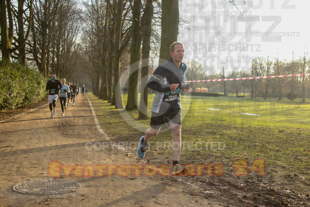 241231_1013_EV4_3460 | Sportfotografie im Rhein-Sieg Kreis, Köln, Bonn, NRW, Rheinland Pfalz, Hessen, etc. Unser Tätigkeitsfeld umfasst den Laufsport vom Volkslauf über den Marathon, Duathlon, Triathon bis zum Ultralauf wie Kölnpfad Ultra oder Schindertrail.