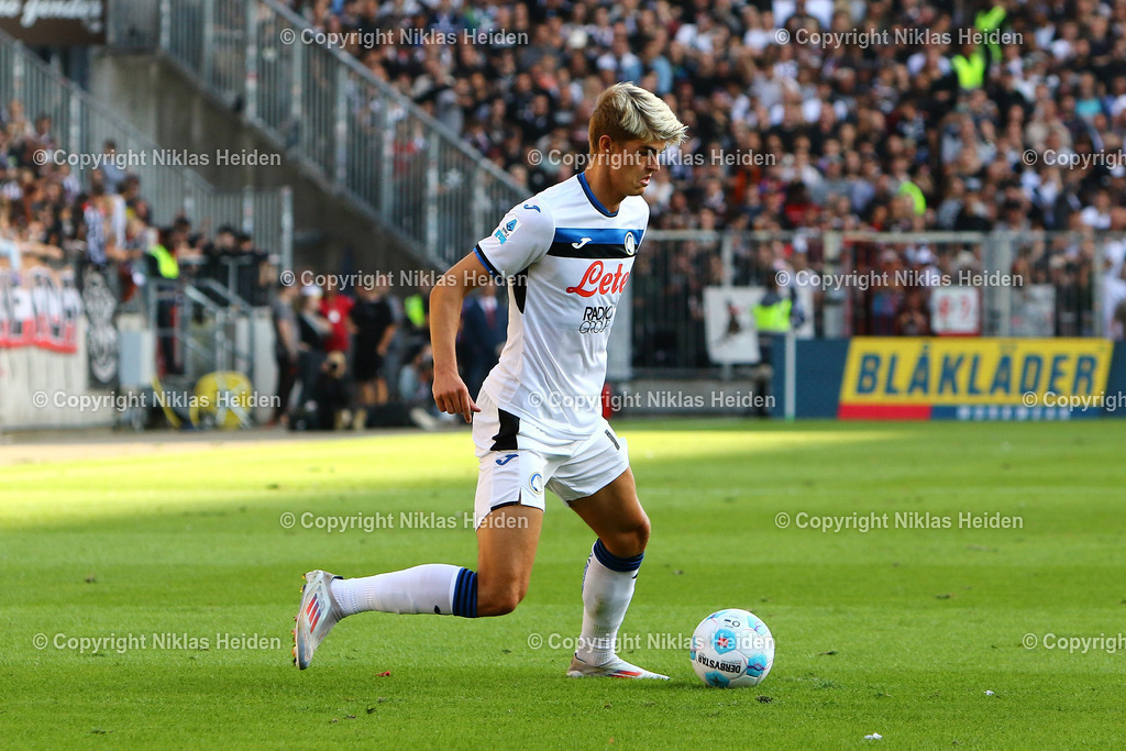 NH_FCStPauli_AtalantaBergamo_Testspiel_09082024 | #17 Charles De Ketelaere (Atalanta Bergamo)Fußball I Herren I Testspiel I Saison 2024-2025 I FC St. Pauli - Atalanta Bergamo I 09.08.2024 I Millerntorstadion