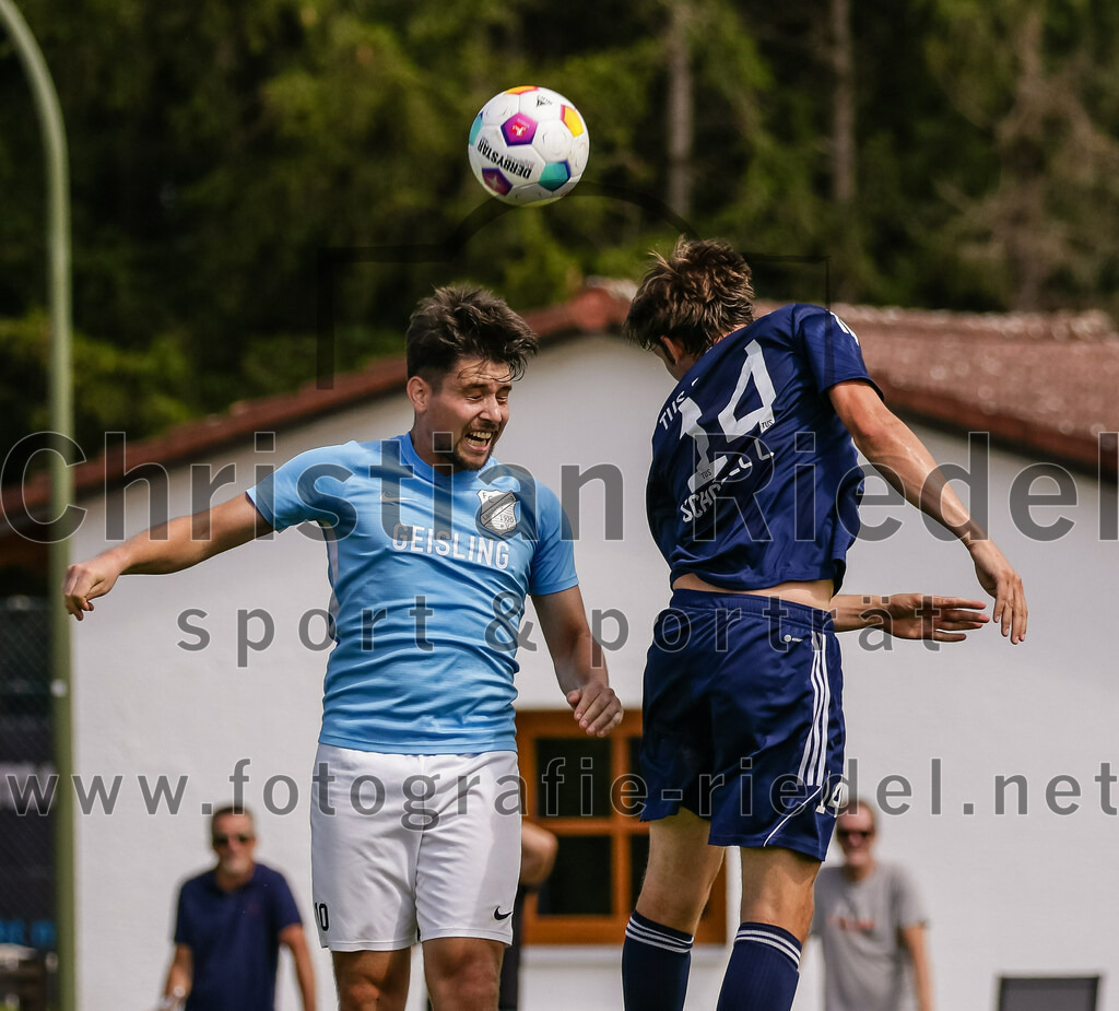 2023-08-26_046_FC_Langengeisling_gegen_TuS_Raubling | Erding, Deutschland, 26.08.2023:
Fußball, Bezirksliga Oberbayern Ost 2023 / 2024, 6. Spieltag, FC Langengeisling gegen TuS Raubling, Endergebnis: 2:0

Maximilian Maier (FC Langengeisling, #10), Lukas Schöffel (TuS Raubling, #14)

Foto: Christian Riedel / fotografie-riedel.net