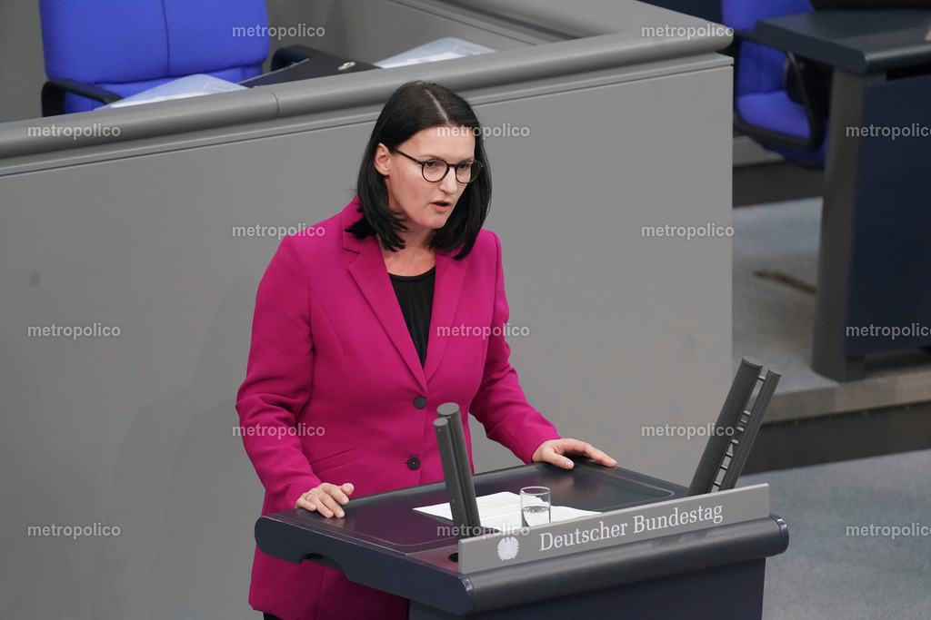 Irene Mihalic (7) | Metropolico