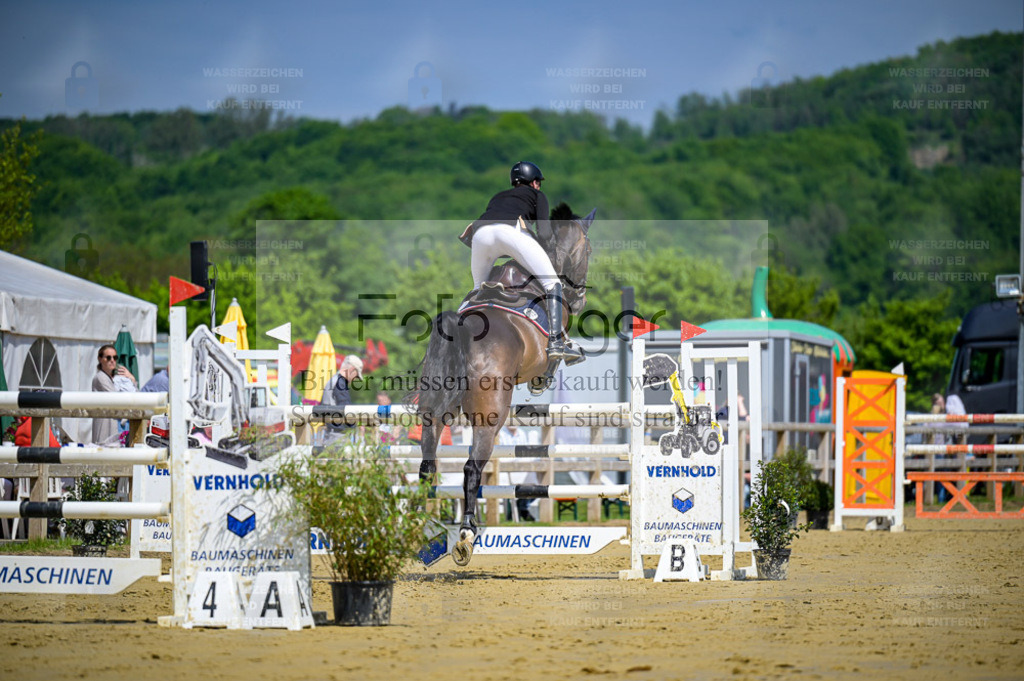 Reitturnier Lienen | Entdecke hochwertige Reitturnierfotos von Foto Oger. Professionell, emotional und authentisch – jetzt Lieblingsmomente im Shop bestellen. - Realisiert mit Pictrs.com