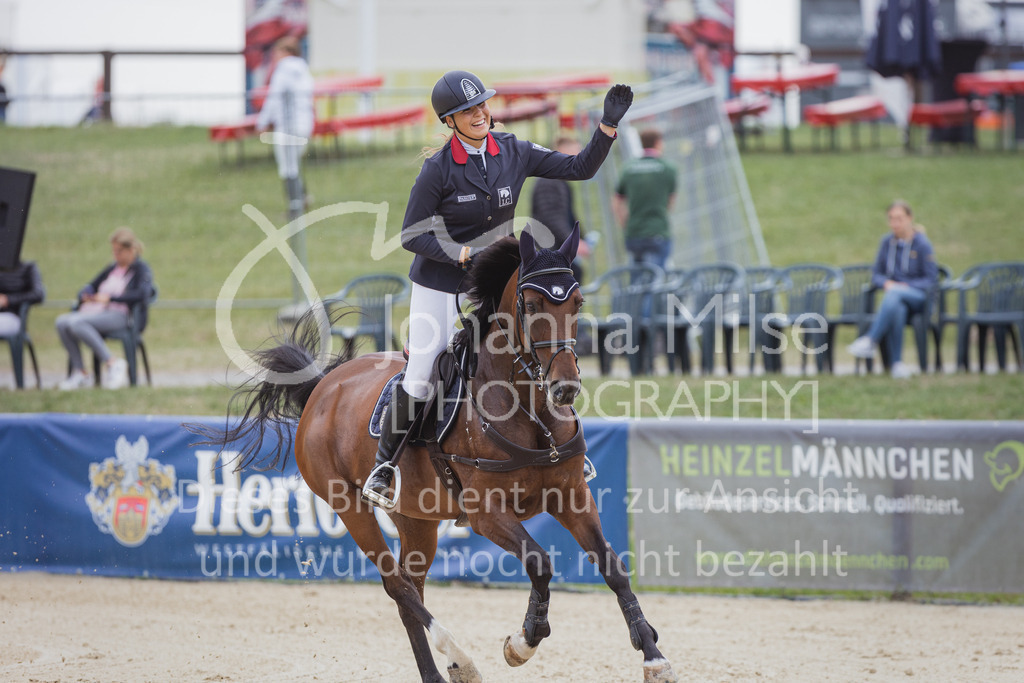 220731_BHO_BT_M1-Spr-189 | Deine schönsten Turniermomente als professionelle Fotos! Entdecke hochwertige Pferdesport-Fotografie im Online-Shop. Jetzt Fotos finden & bestellen!