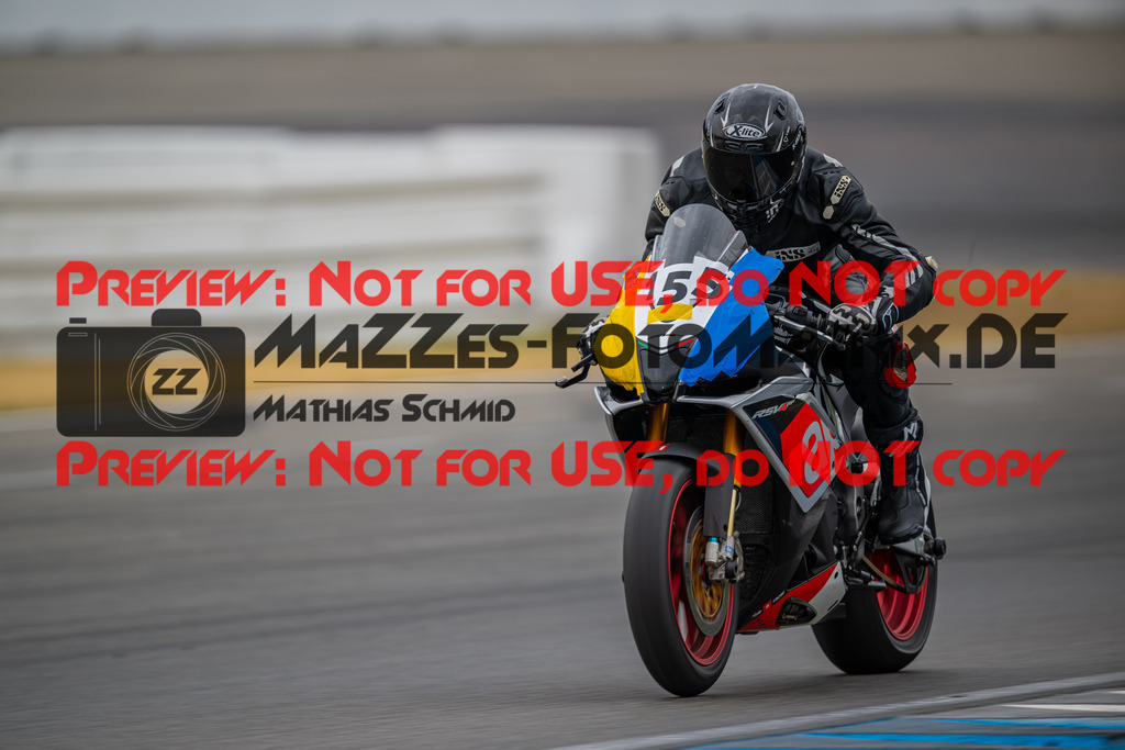 MaZZes-Fotomatrix-20260809-576679 | R1