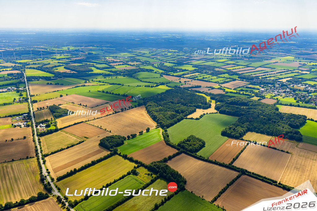 Gadeland Neumünster Bild- Das Luftbild wurde 2025 vom UL-Flugzeug heraus erstellt ( keine Drohne bzw. Drohnenaufnahme ) - Hochauflösende Luftaufnahme -Nicht vergleichbar mit Google Maps oder Satelittenbilder- Die Geschenkidee !Mit Lizenz und Bildrechte bestellbar - CC