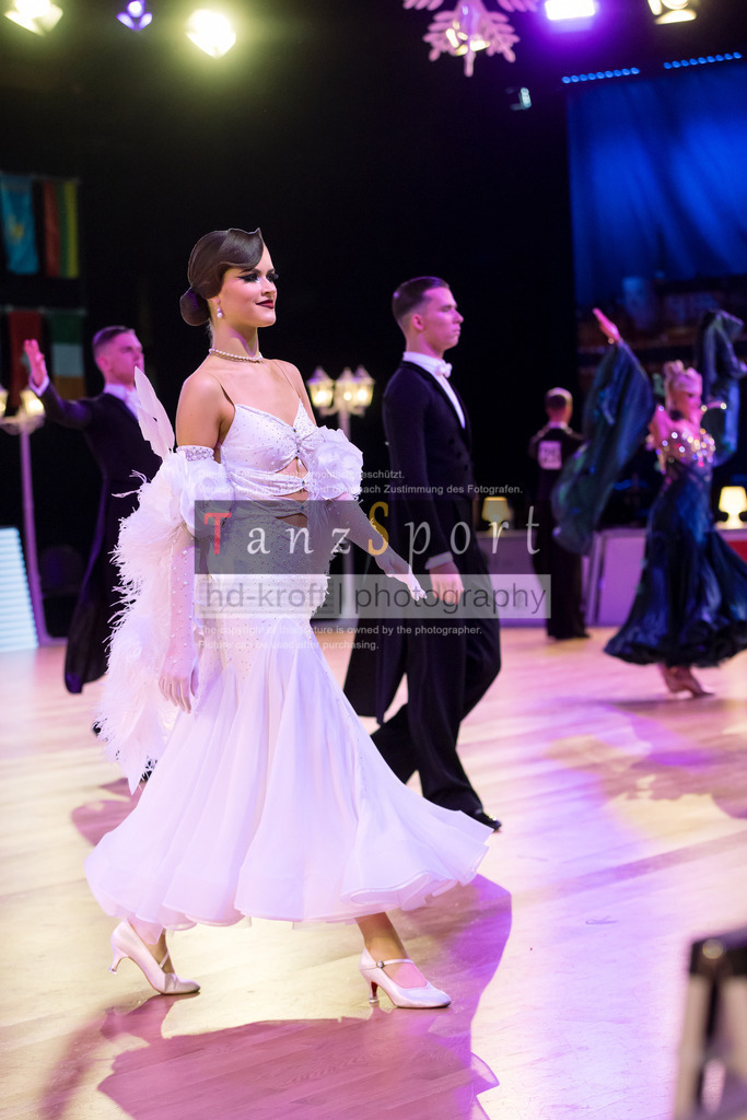 20241215_WDSF_Open_Youth_Std-Riga-9670 | Tanzsportbilder, Standardtanz, Lateintanz, WDSF, DTV, LTVB, dancecomp, goc, hessen tanzt, blaues band der spree, walzer, tango, wiener walzer, slowfox, quickstepp, samba, rumba, cha-cha-cha, paso doble. jive, hd-kroft photography, turniertanzsport